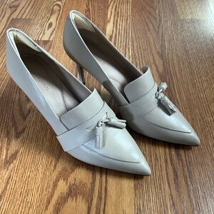 Banana Republic tassel madison loafer pumps beige size 10